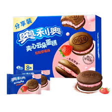 Oreo Cloud Cake Strawberry 8-pack Box 176g 12ct (China)